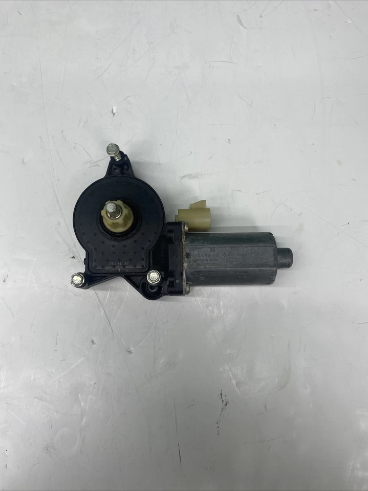 2002-2009 Chevrolet Trailblazer Front Left Driver Side Window Motor 3012982A OEM - Image 3 of 4