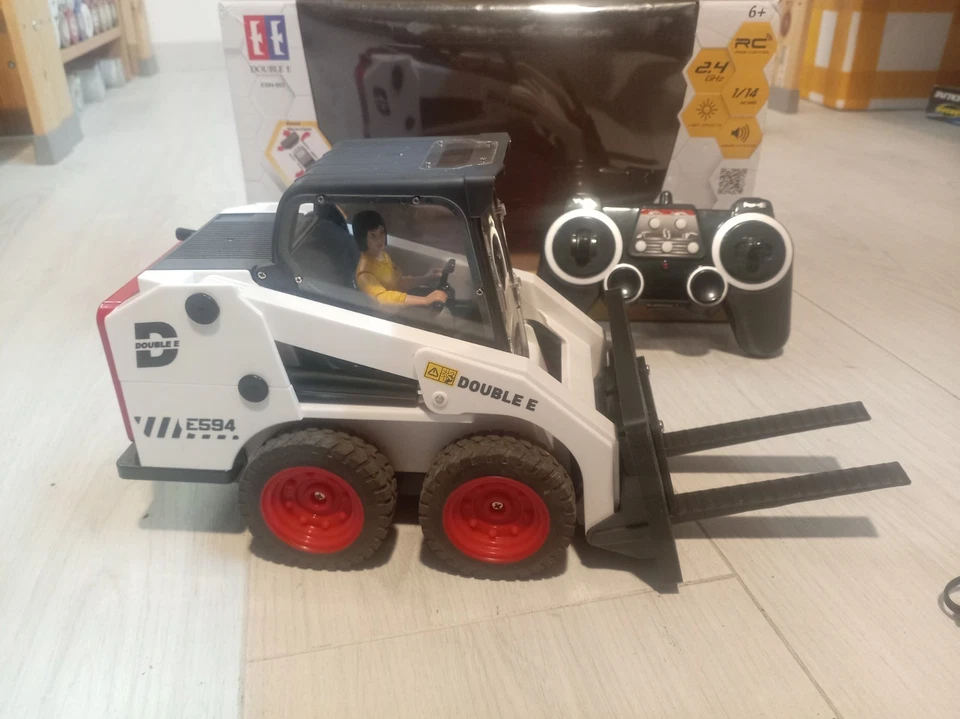 Double E E594 1/14 RC Skidsteer BOBCAT scavatore Radiocomandato - Immagine 3 di 4