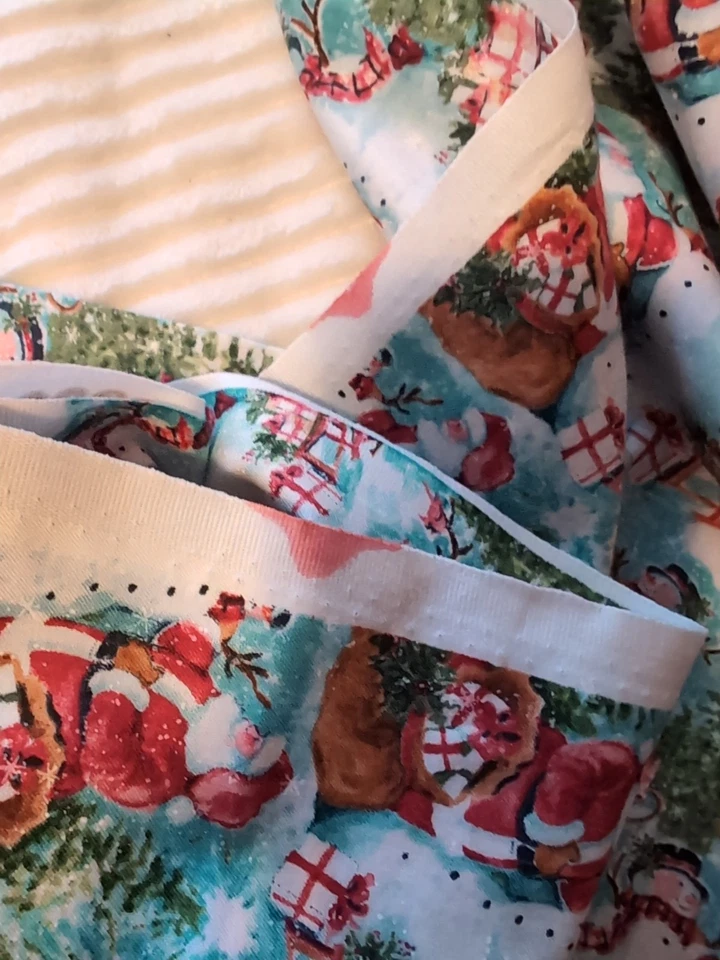 Tela de Navidad Susan Winget Papá Noel y muñeco de nieve azul 1 yarda Foto 2 de 2