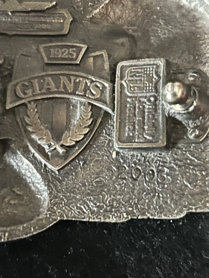 DE COLECCIÓN AÑOS 90 **GIGANTES DE NUEVA YORK** HEBILLA DE BRONCE DEPORTIVA DE FÚTBOL Foto 3 de 3