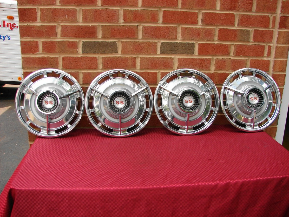 63 1963 CHEVCROLET IMPALA SS SPINNER HUBCAPS..NICE!! | eBay