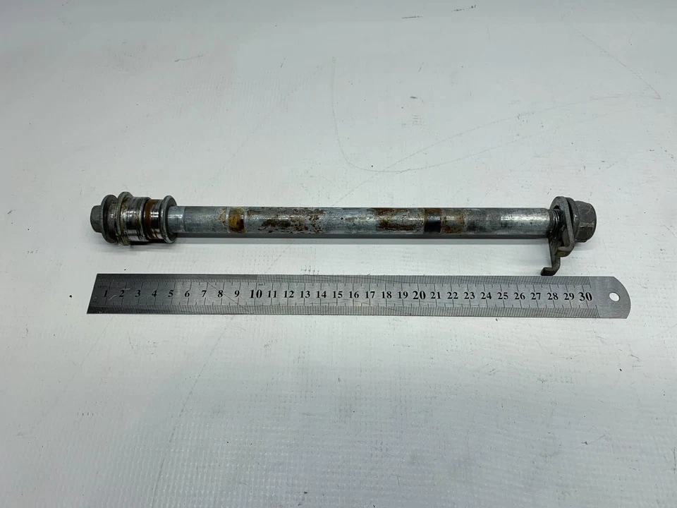 Eje pasante rueda trasera Honda NX650 Dominator eje trasero husillo (3) 94' Foto 4 de 4