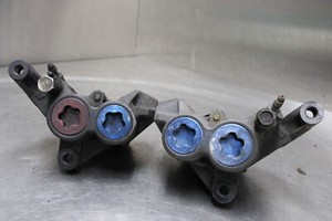 03-04 YZF R6 /06-09 R6S Front Wheel Brake Calipers Set