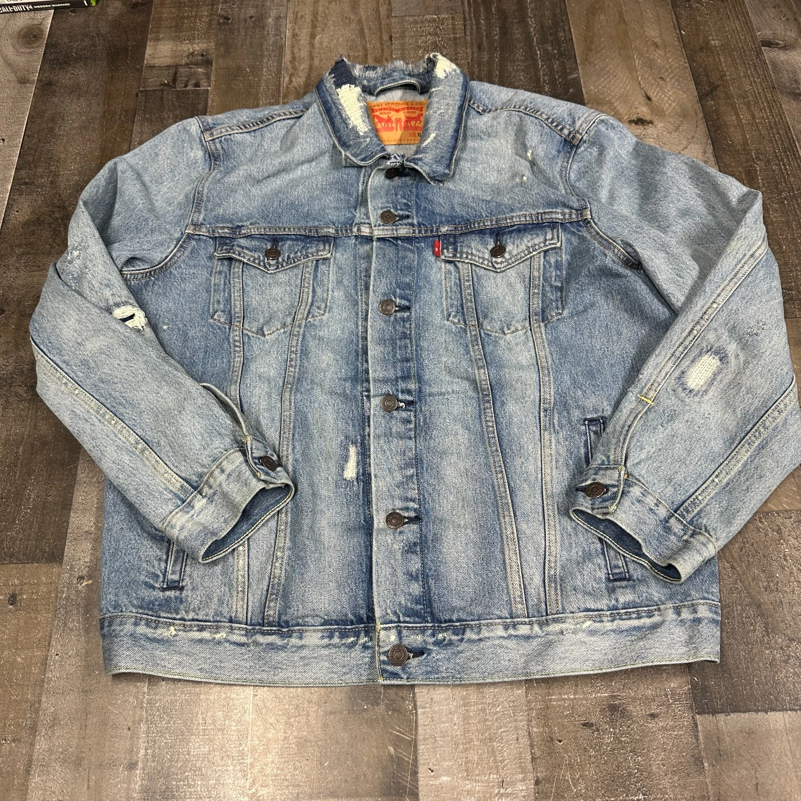 Levis Jacket Men blue denim distressed biker trucker collared XL may run Small