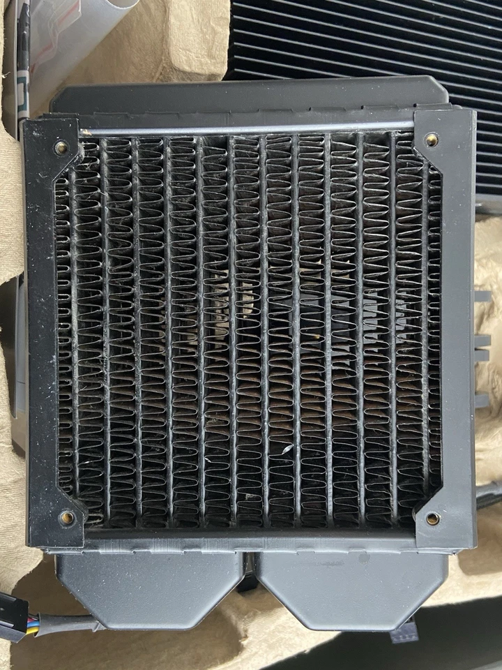 alphacool eiswolf gpx-pro 1080 ti pro m18 radaitor UNTESTED - Image 3 of 4