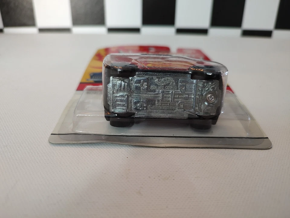 Hot Wheels Classics Series 5 2001 Mini Cooper #15/30 w/ Redline Wheels  - Image 3 of 4