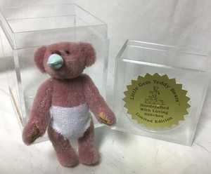 Little Gem Teddy Bears “Stinky Baby” Girl by Carol Stewart ~ 1492/2000 Orig Box