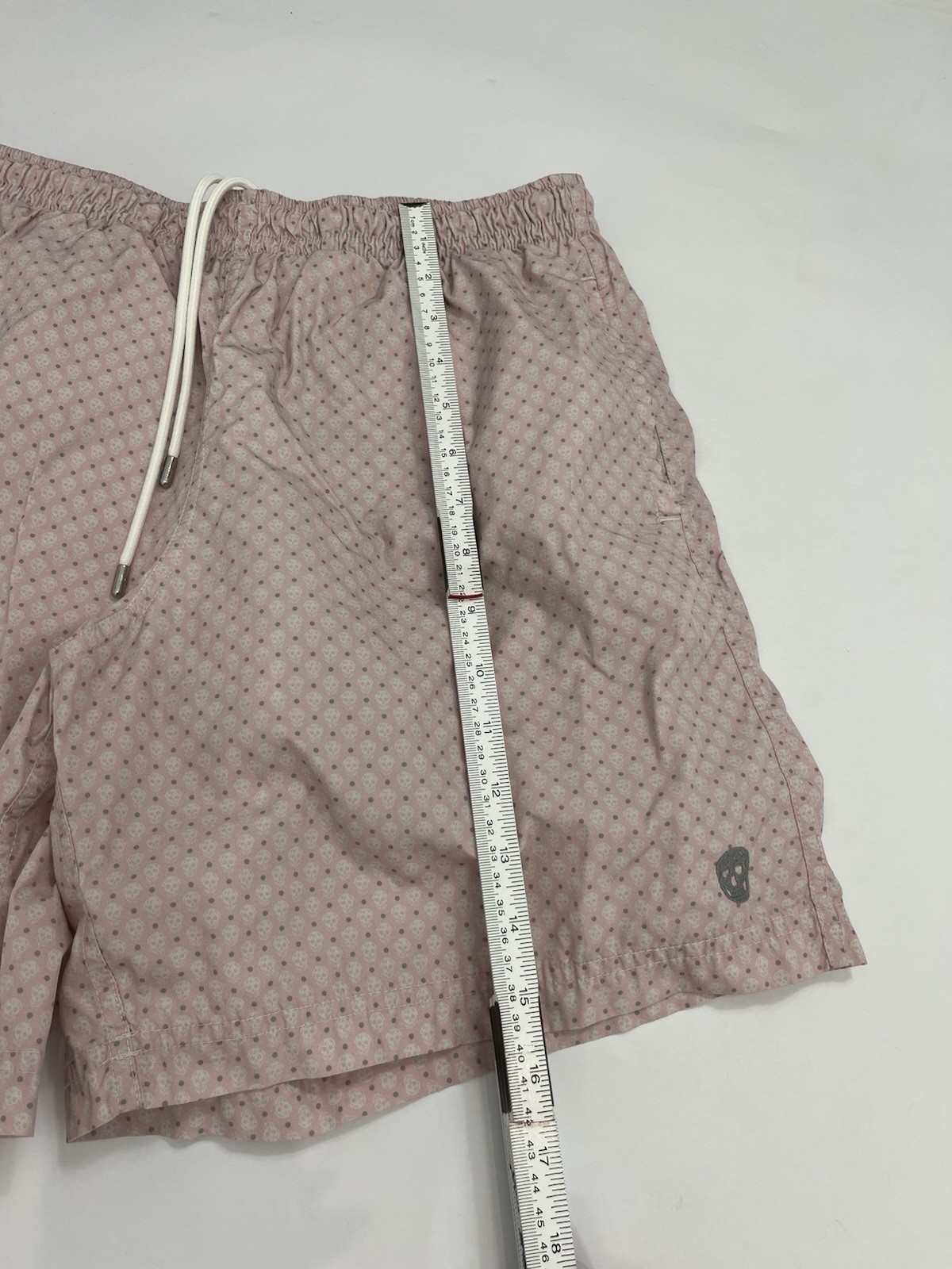 Men’s authentic Alexander McQueen pink skull pattern swimming shorts image 4