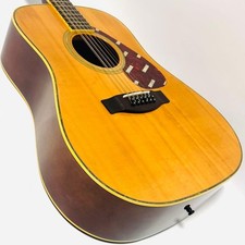YAMAHA DW-8-12 12-saitige Akustikgitarre mit Hartschalenkoffer