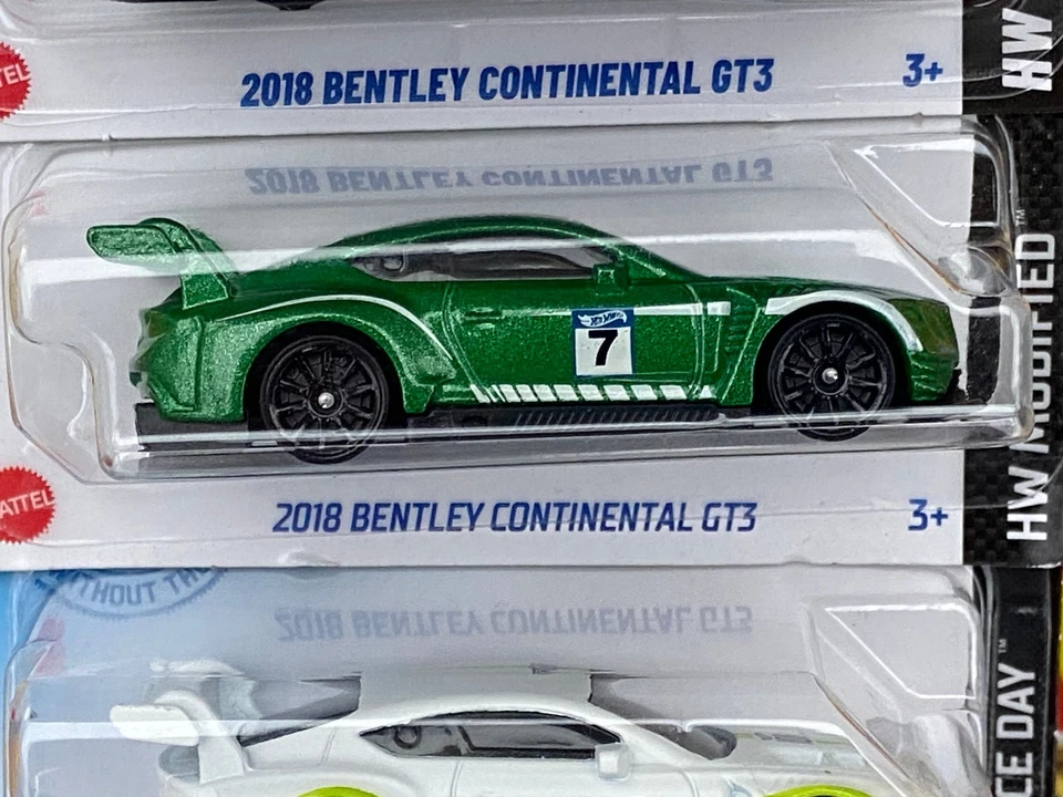 Lote de Hot Wheels 11-2018 Bentley Continental GT3 - Branco/Preto/Verde/Dourado - Imagem 4 de 4