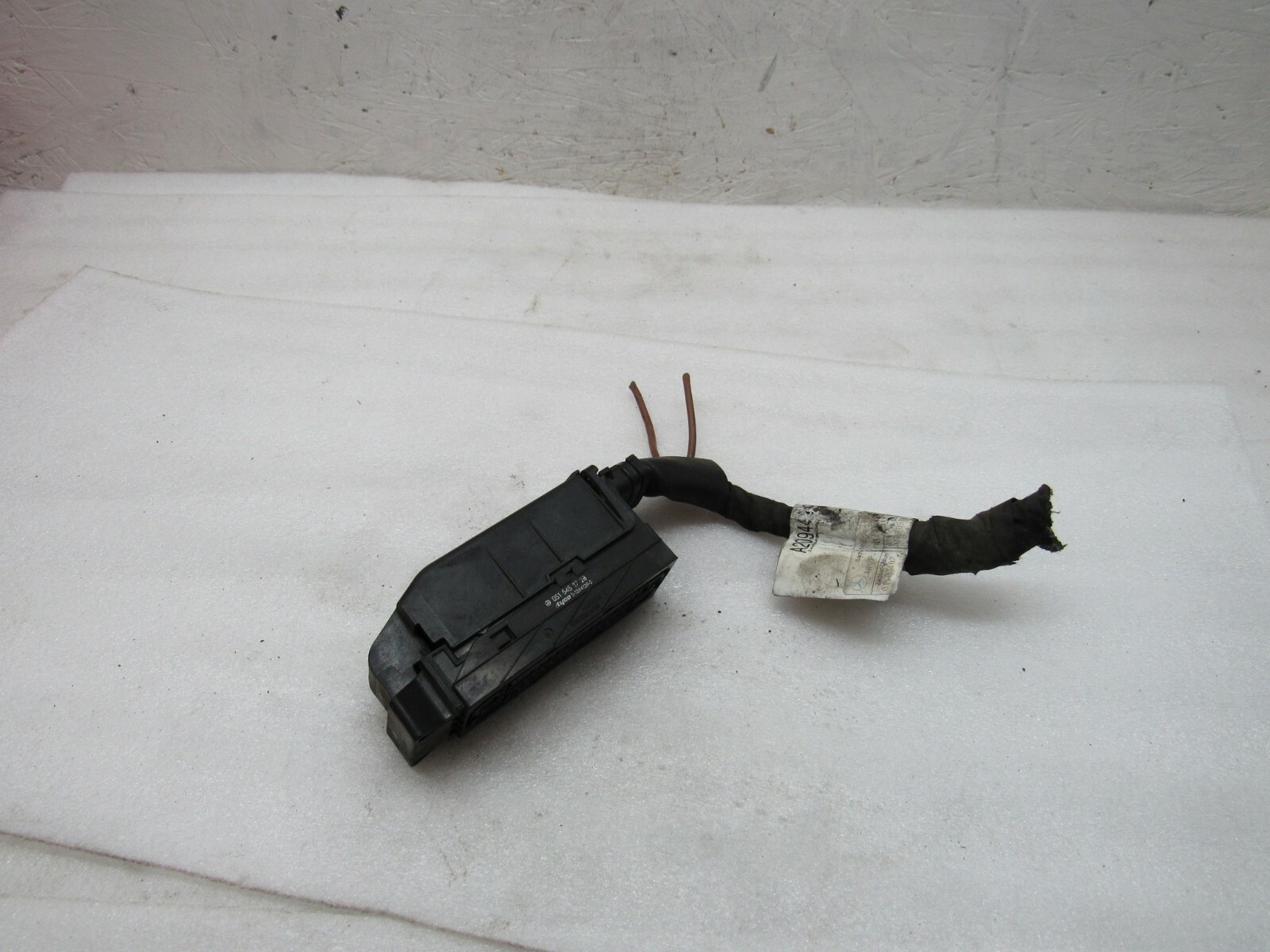 MERCEDES Clk350 W209 ABS Anti Lock Brake Control Module Connector 