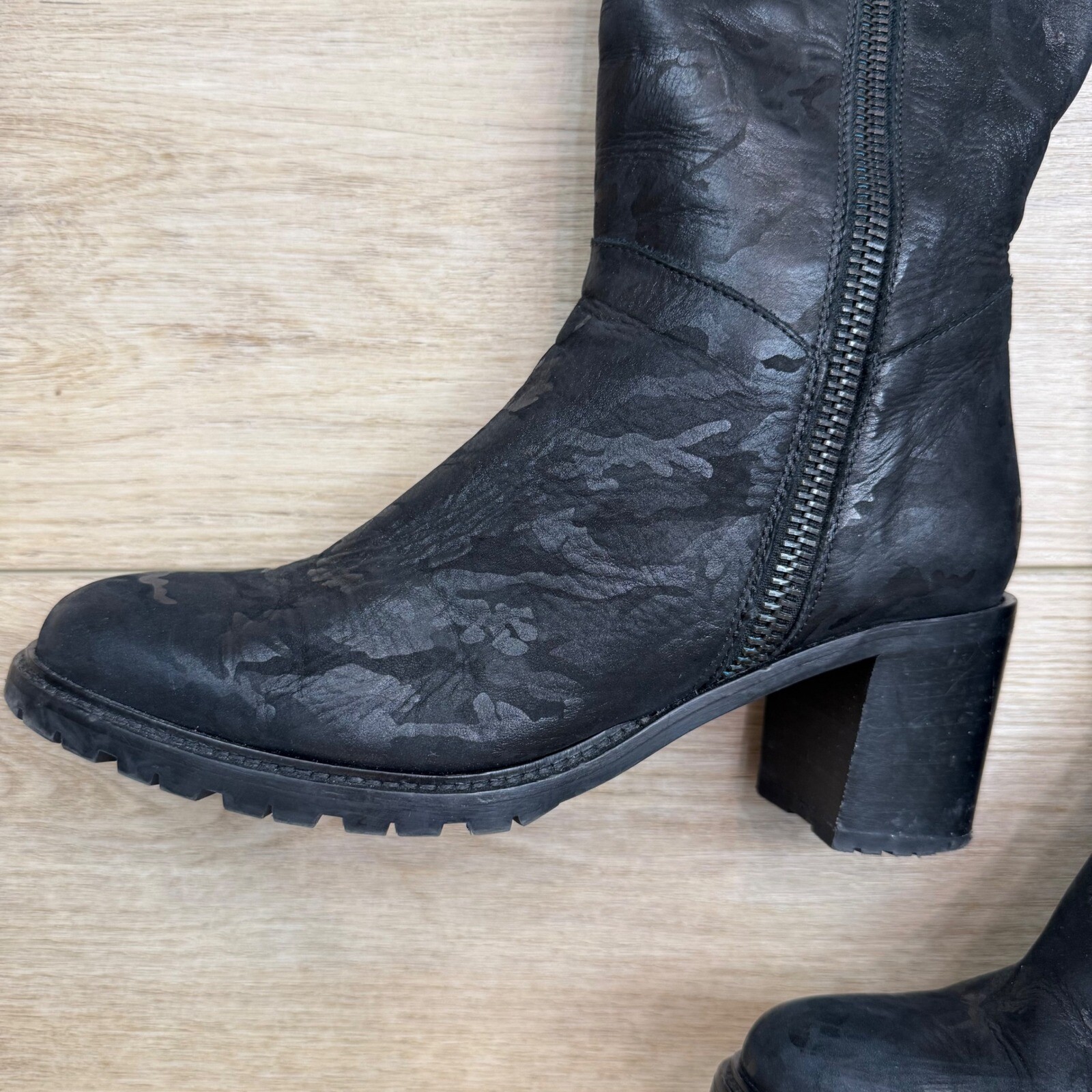 SAOLA Stivali alti Ross & Snow Rosina in pelle nera tacco a blocco suola a strappo mimetici 8 5