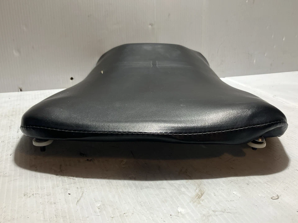 2004 Honda Cbr600rr Front Seat (Has Tear) (Oem) — 第 3/4 张图片