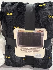 VIRAL TIK TOK COSTCO EMBROIDERED FAUX FUR HALLOWEEN FALL THROW BLACK CAT NWT