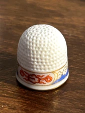 Meissen Thimble  Germany 1982 Limited First Edition  + certificate  + glass dome