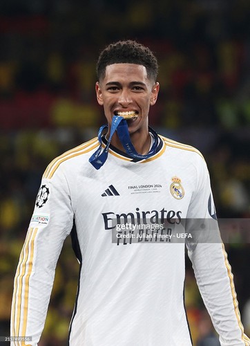 Real Madrid 2023/24 Official Home UEFA CL Final Bellingham Long Sleeve Shirt XL - Picture 11 of 12