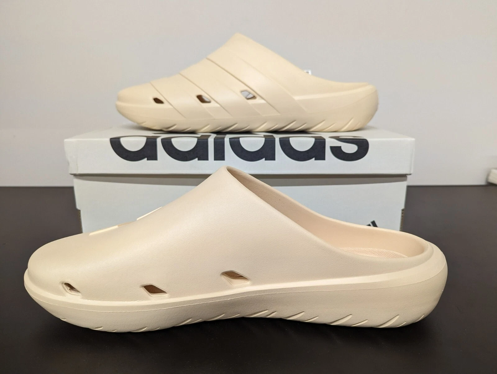 Zoccoli Adidas Slides Adicane Tan Sand Comfort Recupero Leggeri HQ9916 Nuovi con scatola