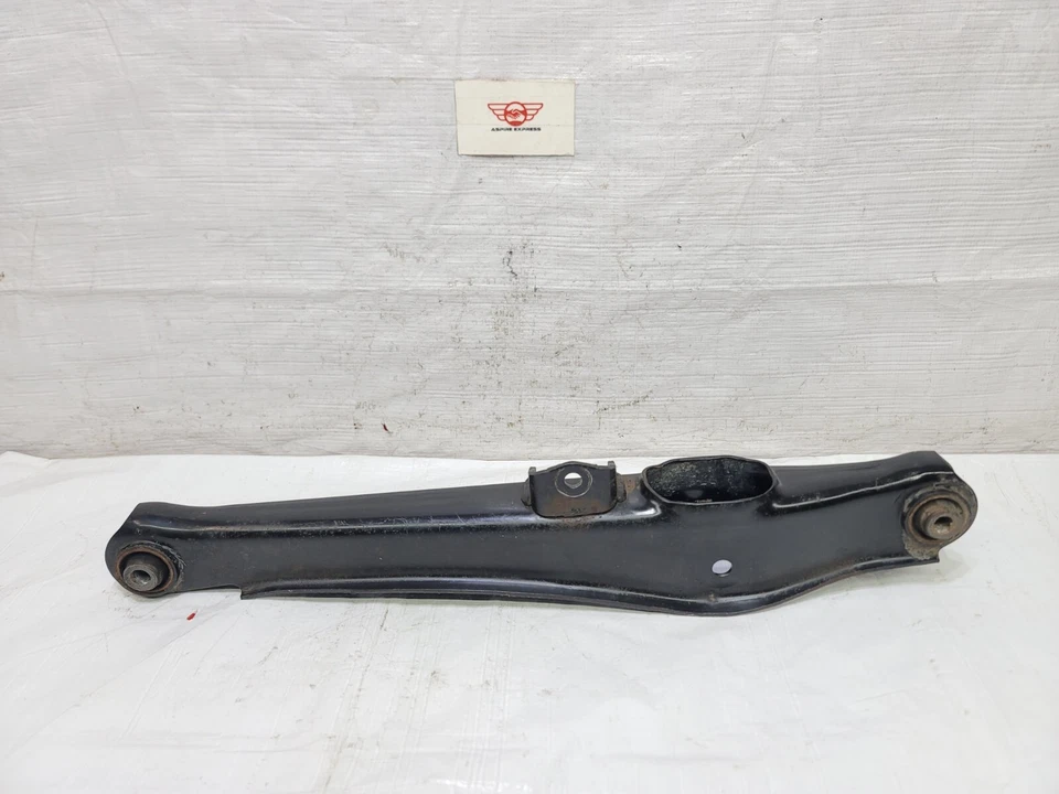 2013-2023 Mitsubishi Outlander Sport Rear Left Lower Control Arm OEM 4113A125 Foto 3 de 4