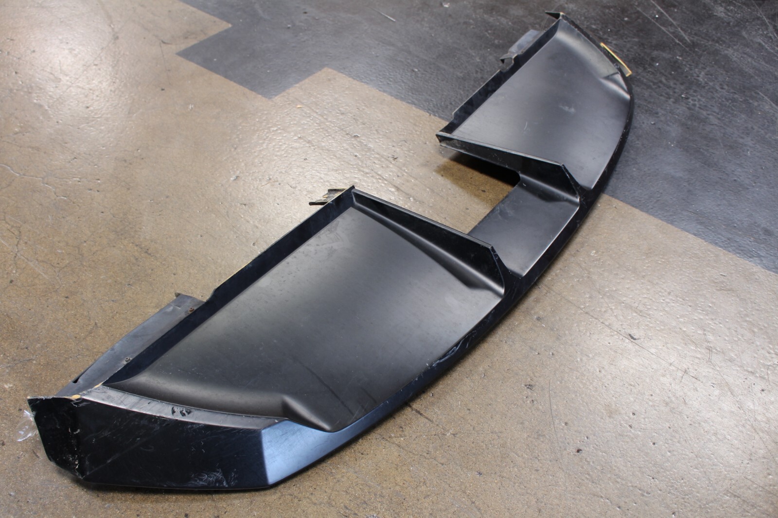 Lamborghini Gallardo Coupe, Spyder, Rear Valance, Dmg, Used, P/N 400807527