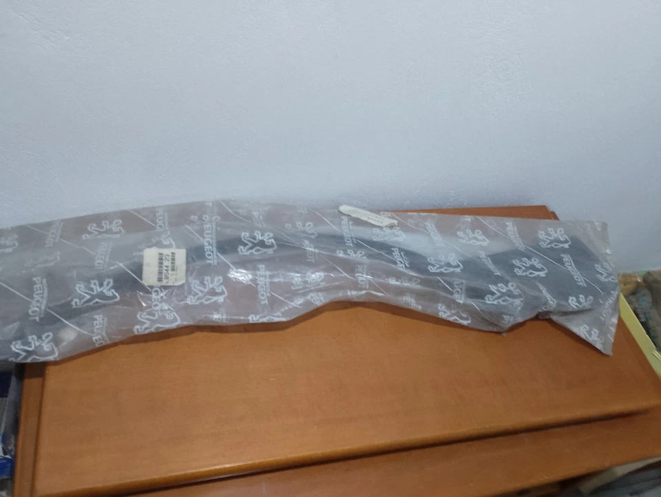 peugeot 405 Mi16 S/H NSF ARCH MOULDING genuine 8544.23 NOS - Image 2 of 4