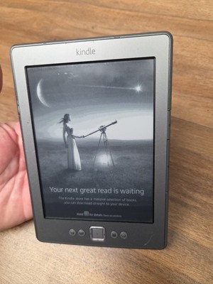 Amazon Kindle (4th Gen.) D01100 - 2GB - Wi-Fi - 6'' eReader - Works!!! Read!