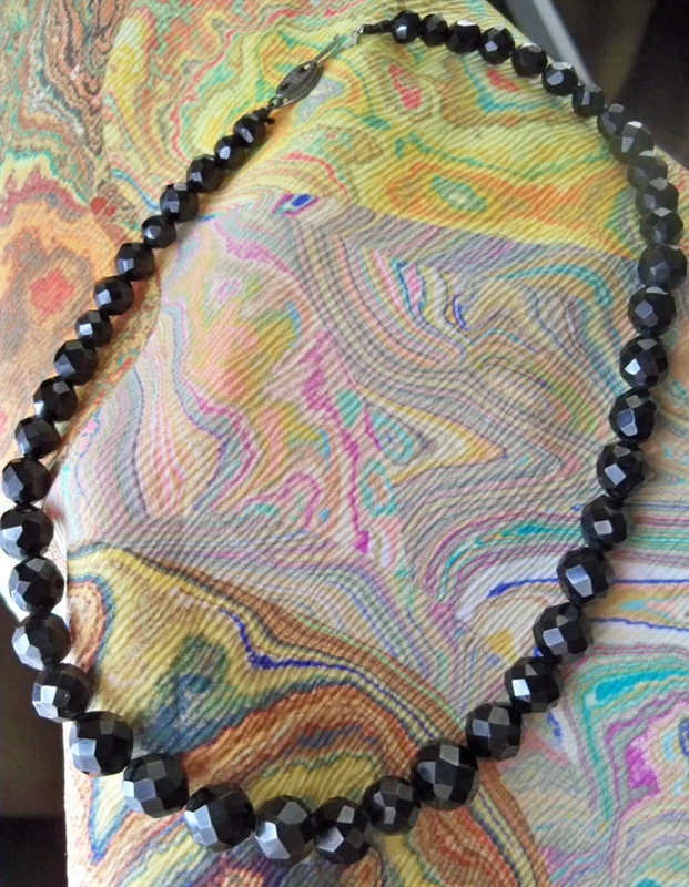 VINTAGE VICTORIAN whitby jet beaded art deco sterling mourning necklace jewelry