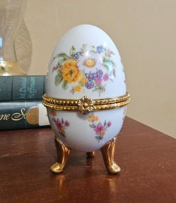 Collectible Trinket Hinged Box Floral Gold Footed Egg