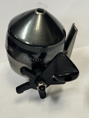 Zebco 202 Wide Range Powertrain Drag Standard Series Fishing Reel