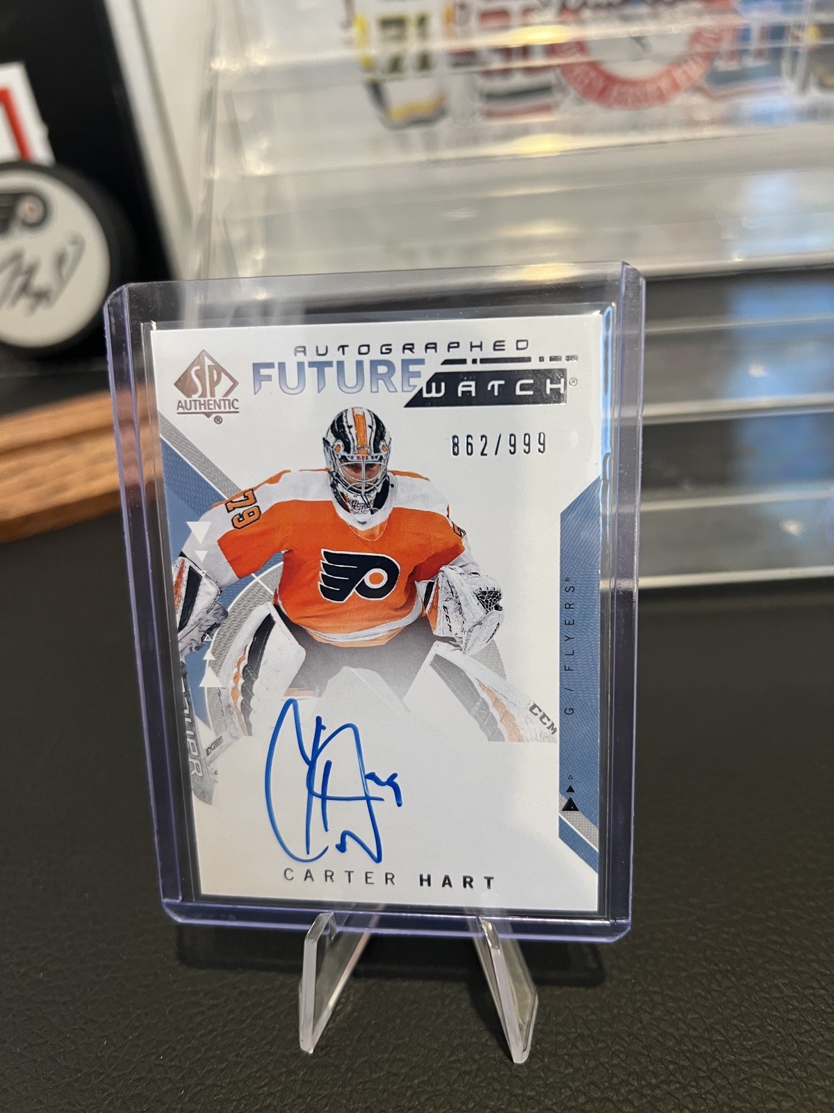2018-19 SP Authentic Future Watch Auto  /999 Carter Hart #227 Rookie Auto RC