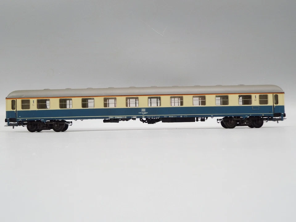 ADE Am203 10-92 125-3 blau-beige