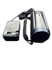 Canon Vixia HF r600 Camcorder w/ Battery  Charger - WORKS tested 