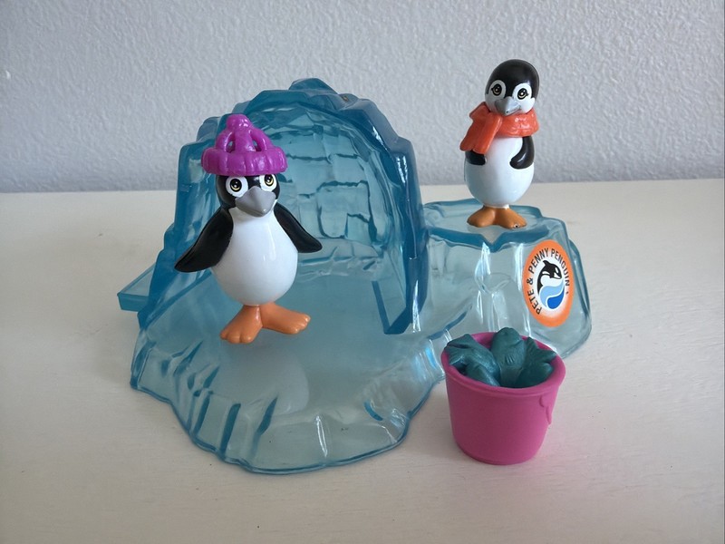 Vtg 1995 Littlest Pet Shop Sea World Stars Pete And Penny Penguin Complete Set
