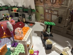 Lego  Hagrid&rsquo;s Hut Harry Potter w/Minifigs & Manual  No box