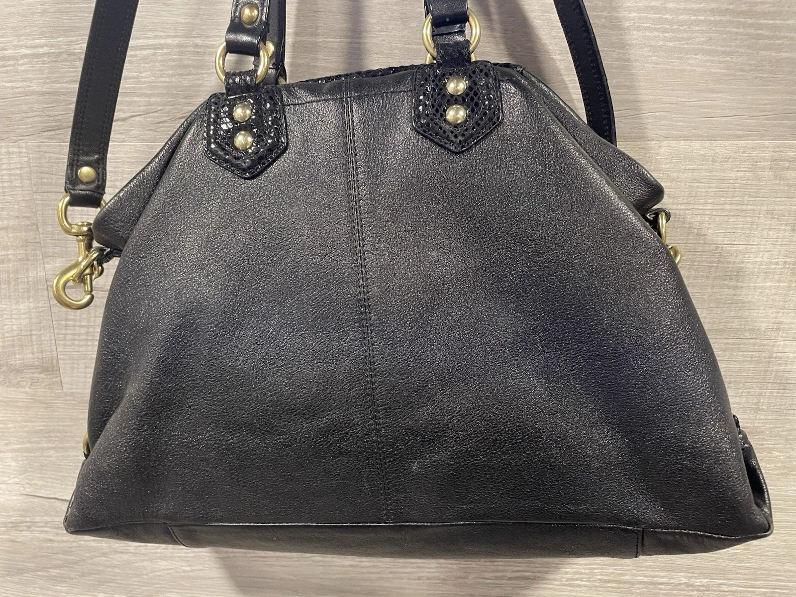 Borsa a tracolla Coach Ashley Carryall nera F19243 pelle di serpente accento pelle di mucca