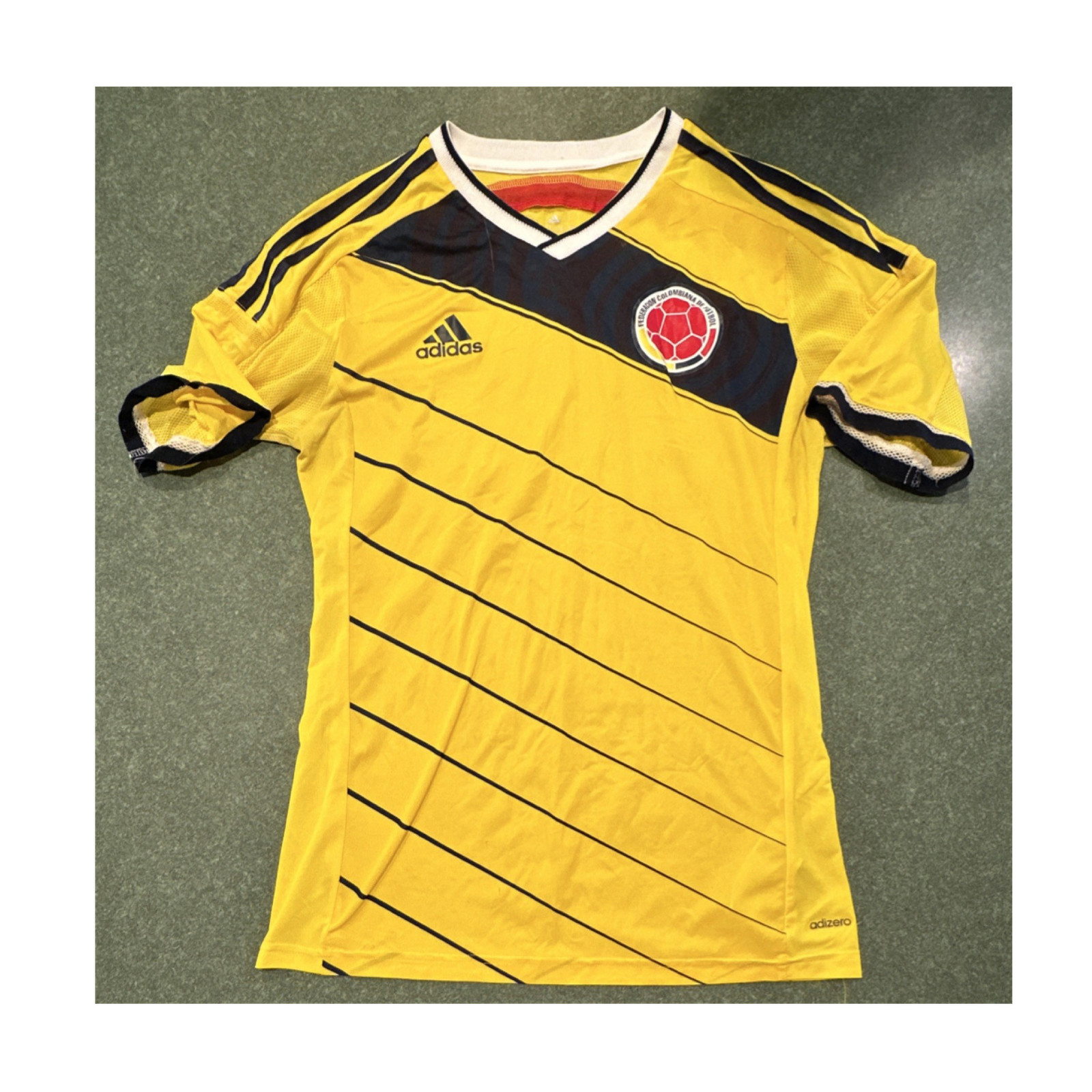 100% Authentic Adidas Colombia 2014 Soccer Jersey FIFA World Cup Jersey Small