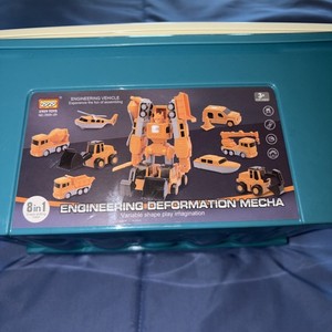Magnetic Transform Engineering Playset Complete With Carrying Case