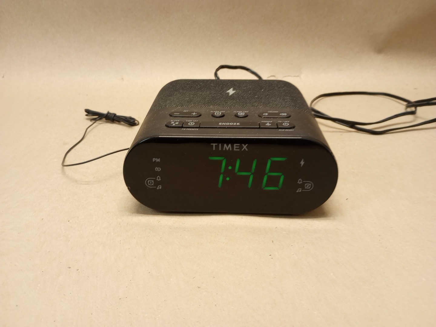 Timex TW 500 BC Dual Alarm Clock Radio With USB and Wireless Charging image