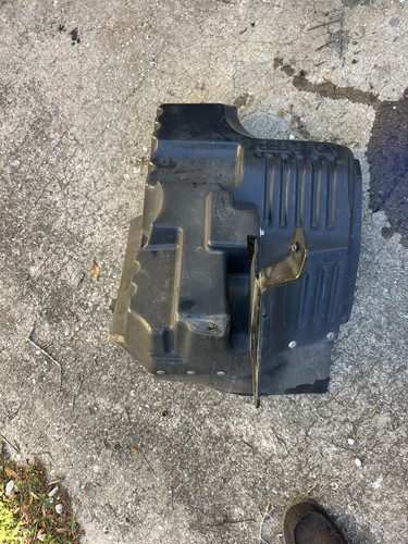 R46-1240R CAB SPLASH GUARD FOR 2022-2025 KENWORTH T680-PASSENGER USED