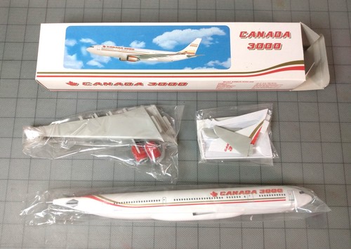 1:200 CANADA 3000 Airbus 330-200 Plastic Desktop Model READ!