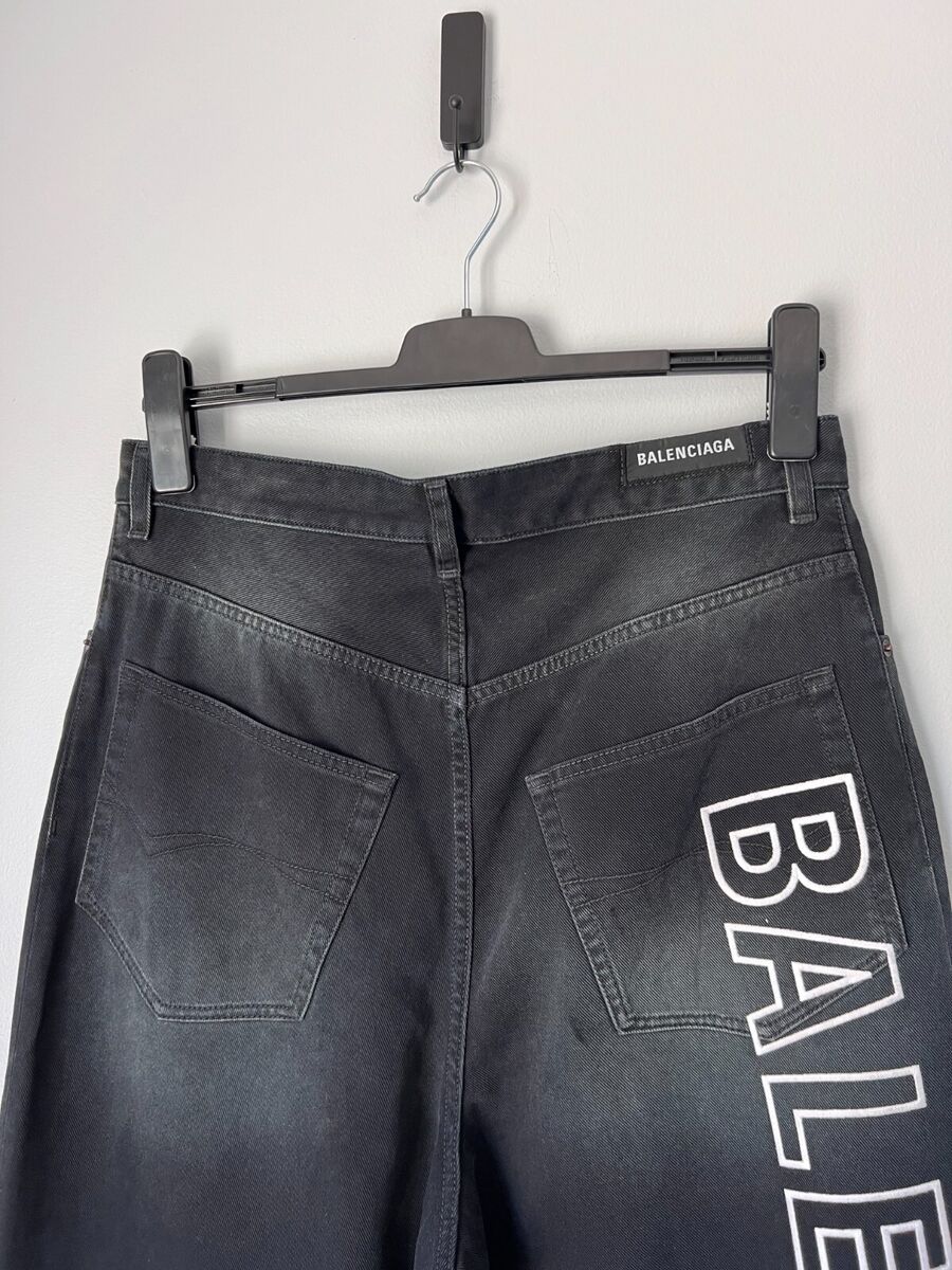 Balenciaga Embroidered Logo Baggy Denim - Size Small - Black Balenciaga Embroidered Logo Baggy Denim - Size Small - Black