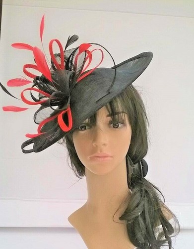 FEATHER FASCINATOR HAT.Shaped 