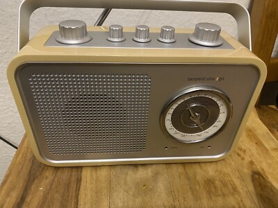 tangent UNO 2 GO - Retro Transistorradio mit UKW/MW und AUX cafe latte