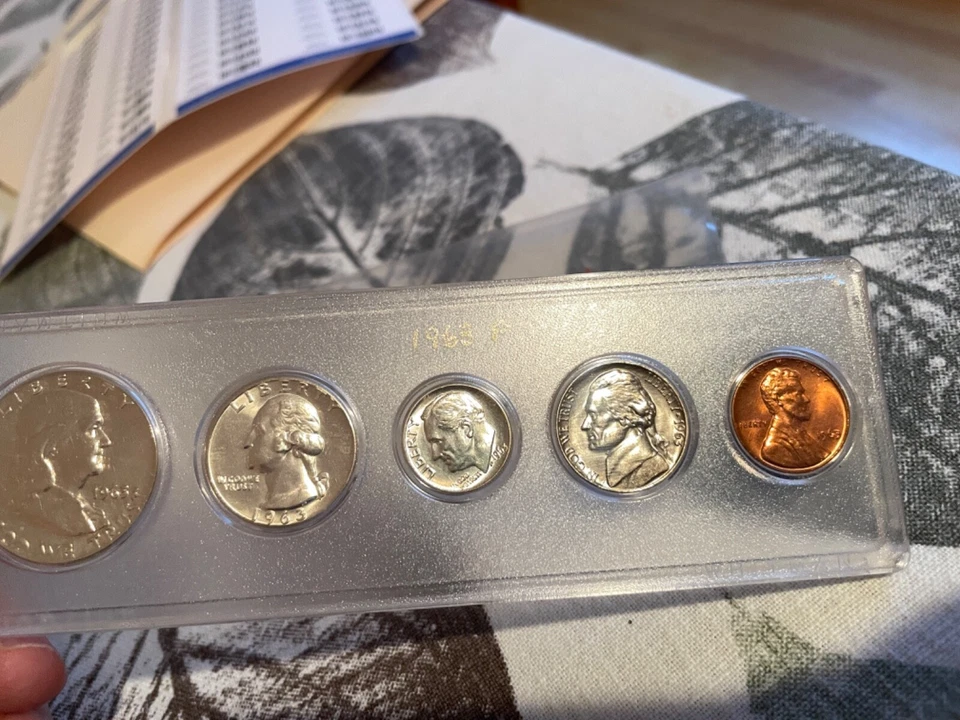 1963 P US Mint Set. In vintage case Whitman Case (#100734) - Image 2 of 4