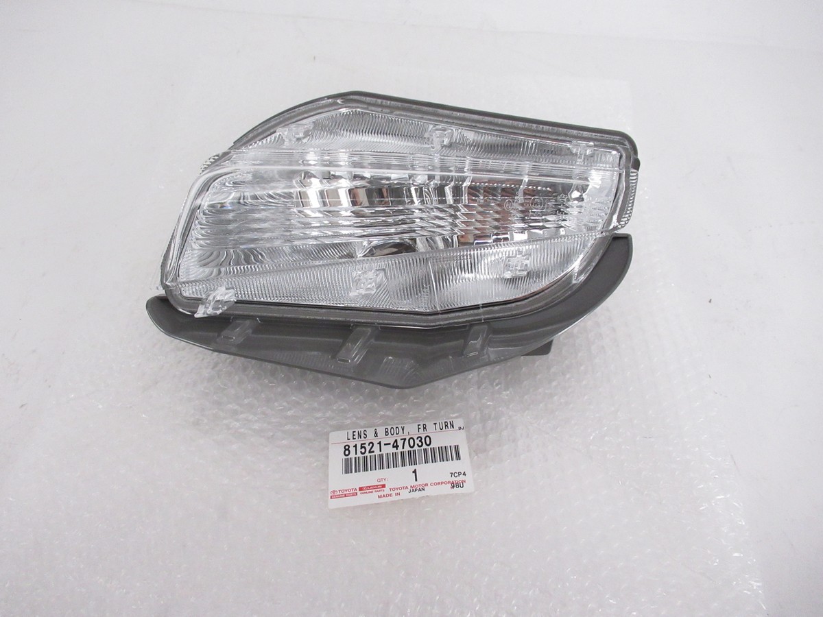 Genuine OEM Toyota 81521-47030 Driver Side Front Turn Signal Lamp