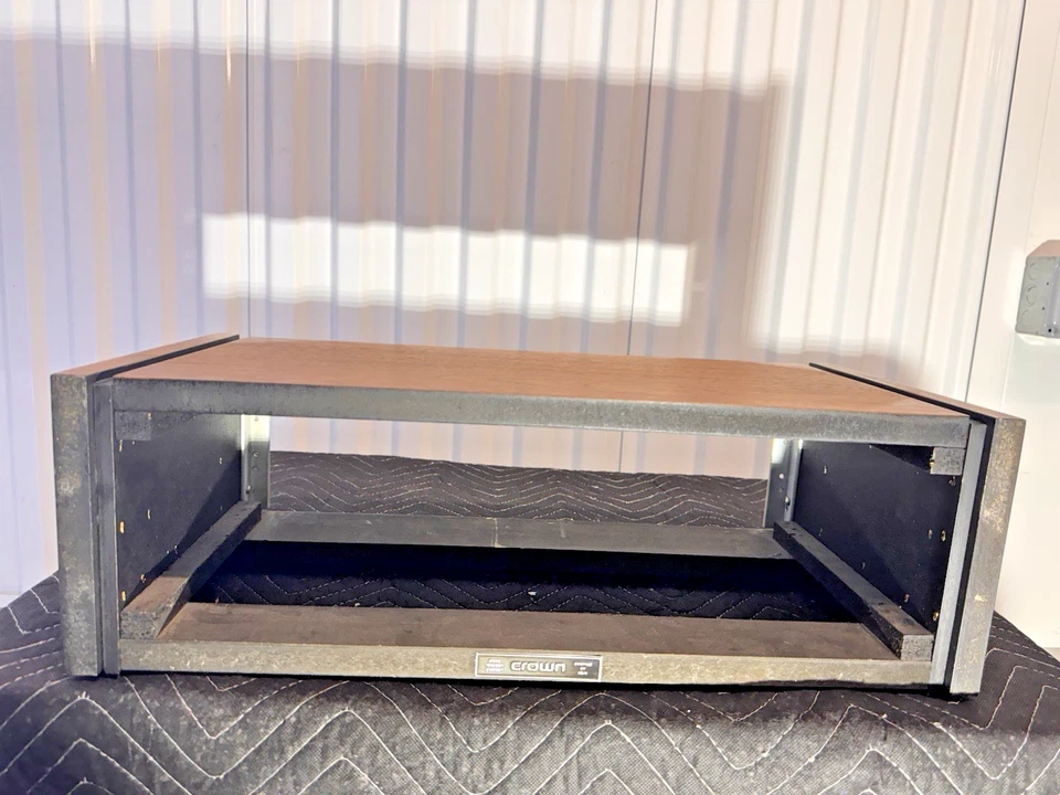 Auténtico gabinete de nogal Crown Jeln montaje en rack 3U Foto 3 de 4