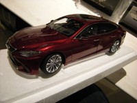 1:18 Autoart Lexus Ls500H Morello Red/Rot With Black Interior In Ovp