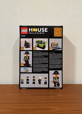 Near Mint LEGO Captain Roger 40504 Minifigure Tribute Rare LEGO