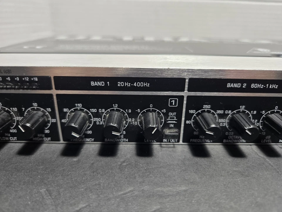 Behringer Ultra Q Pro PEQ 2200 Musical 5-Band Parametric Equalizer W/Power Cord - Image 4 of 4