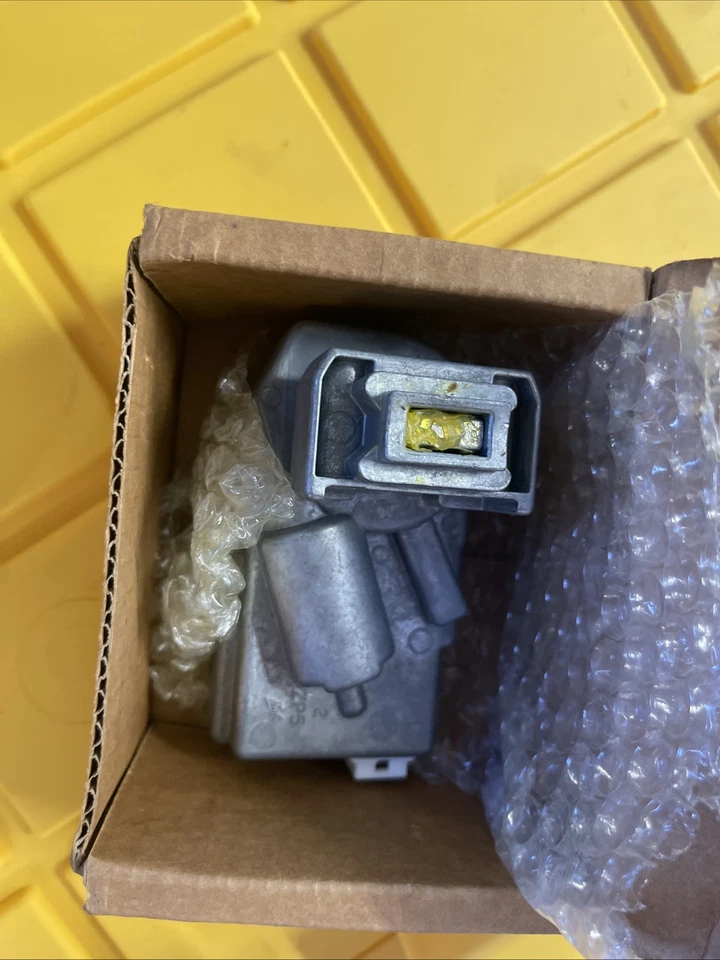 OEM Nissan Altima, Maxima, Murano, GT-R & 370Z Ignition Steering Lock48700-9N00B - Image 3 of 3