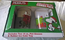 Peanuts Christmas Pint Glass & Ice Cube Tray Set Two 16oz Pint Glasses 
